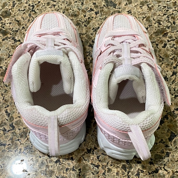 Nike Kids Light Pink Sneakers - Picture 3 of 4